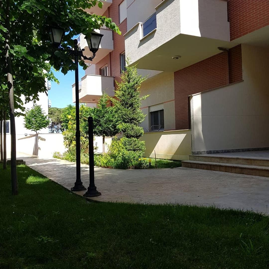 Relax Apartments Golem Екстер'єр фото